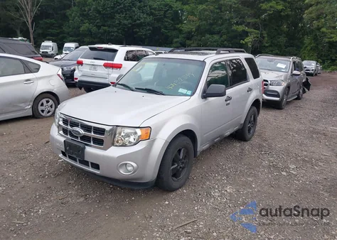 2009 Ford Escape Xlt z USA, uszkodzony, nr VIN 1FMCU93G09KA89404